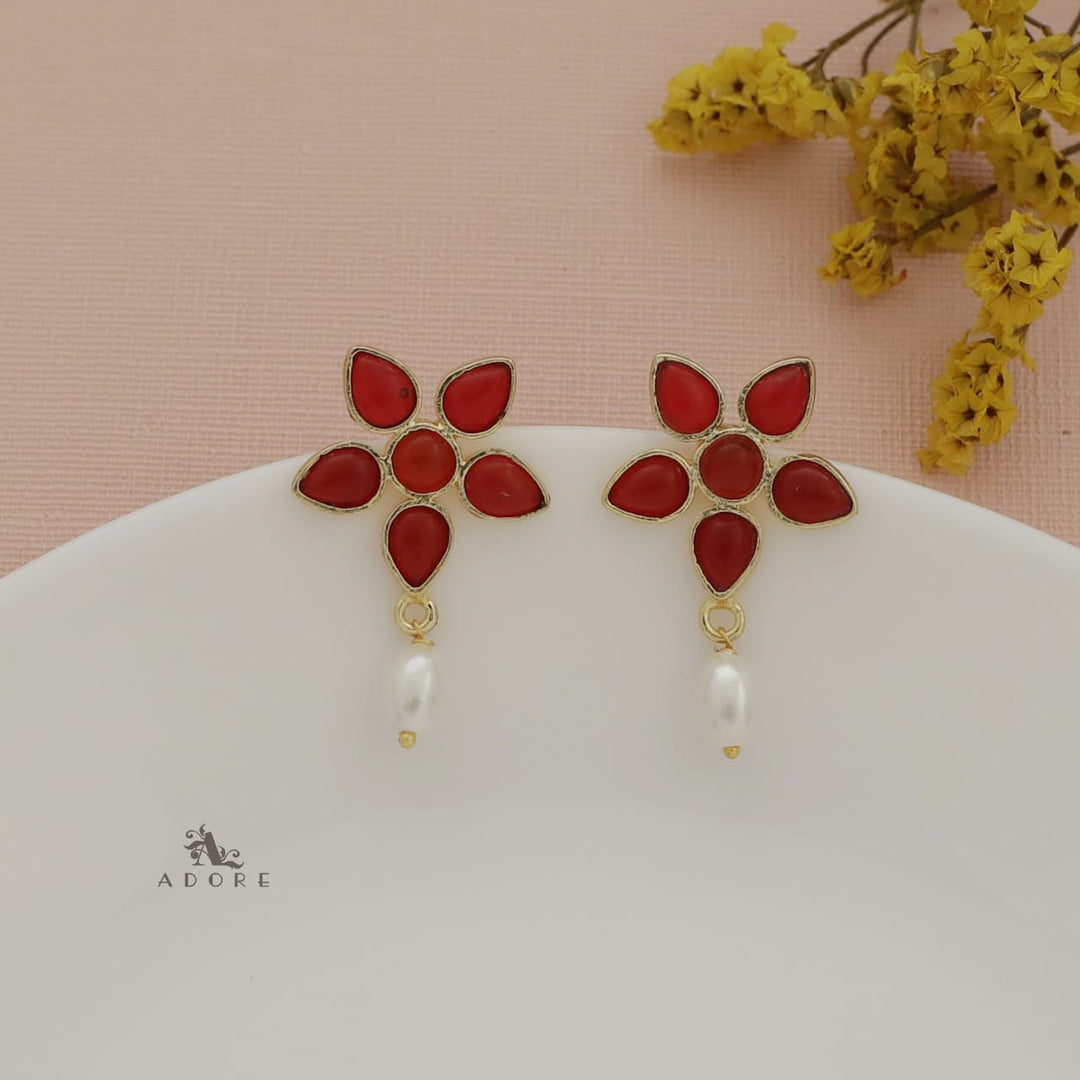 Glossy Chahna Flower Pearl Earring