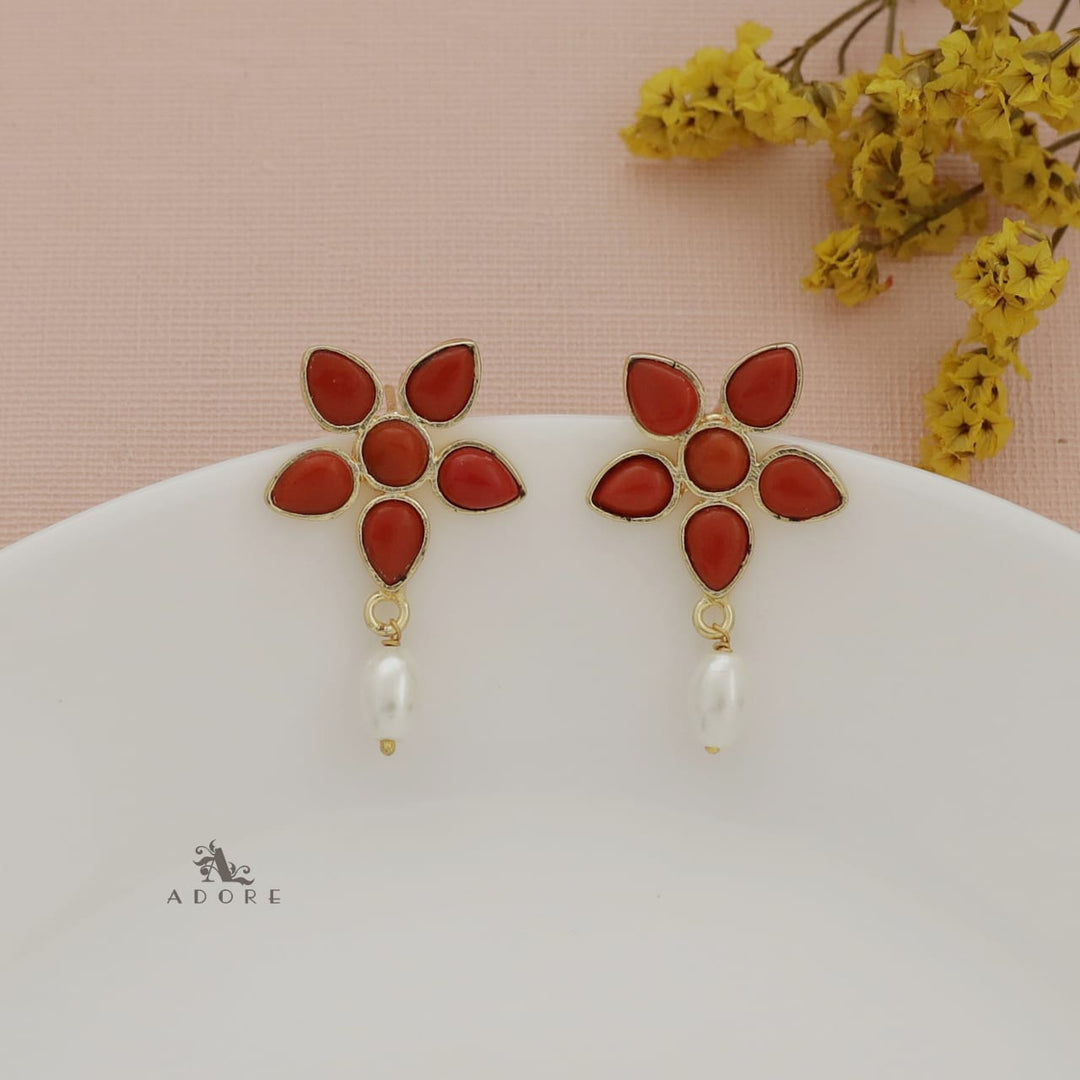 Glossy Chahna Flower Pearl Earring