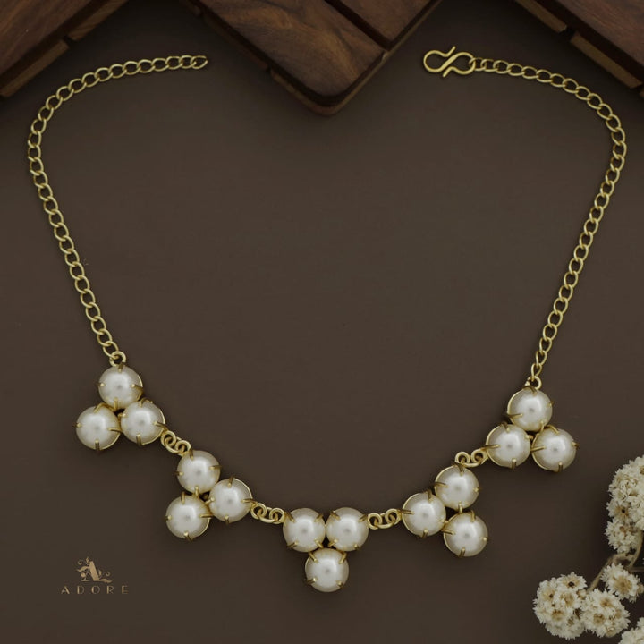 Anshi Pearl Claw Short Neckpiece