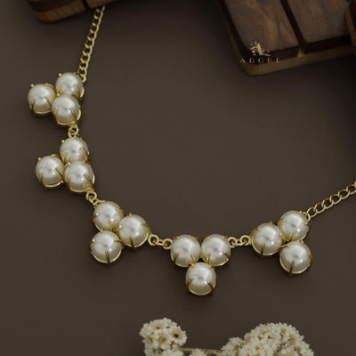 Anshi Pearl Claw Short Neckpiece