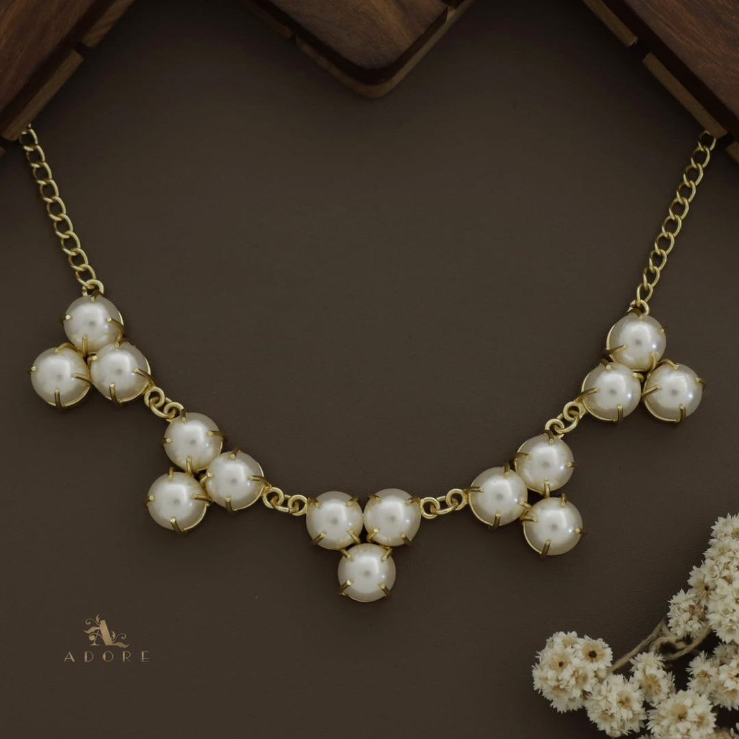 Anshi Pearl Claw Short Neckpiece