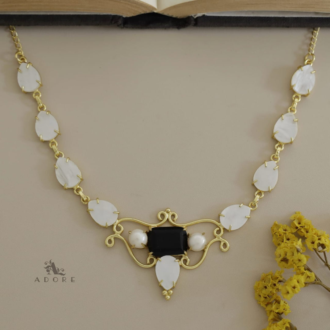 Umang Glossy Tear Drop Pearl Neckpiece