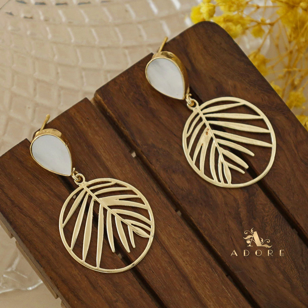 Golden Vany Leafy Carved Drop Earring