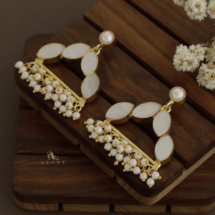Ellipse MOP Stick Pearl Earring
