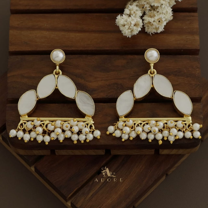 Ellipse MOP Stick Pearl Earring