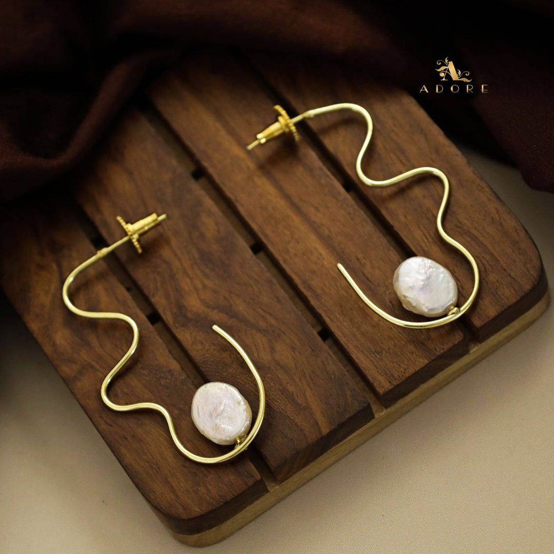 Golden Zigzag Baroque Earring