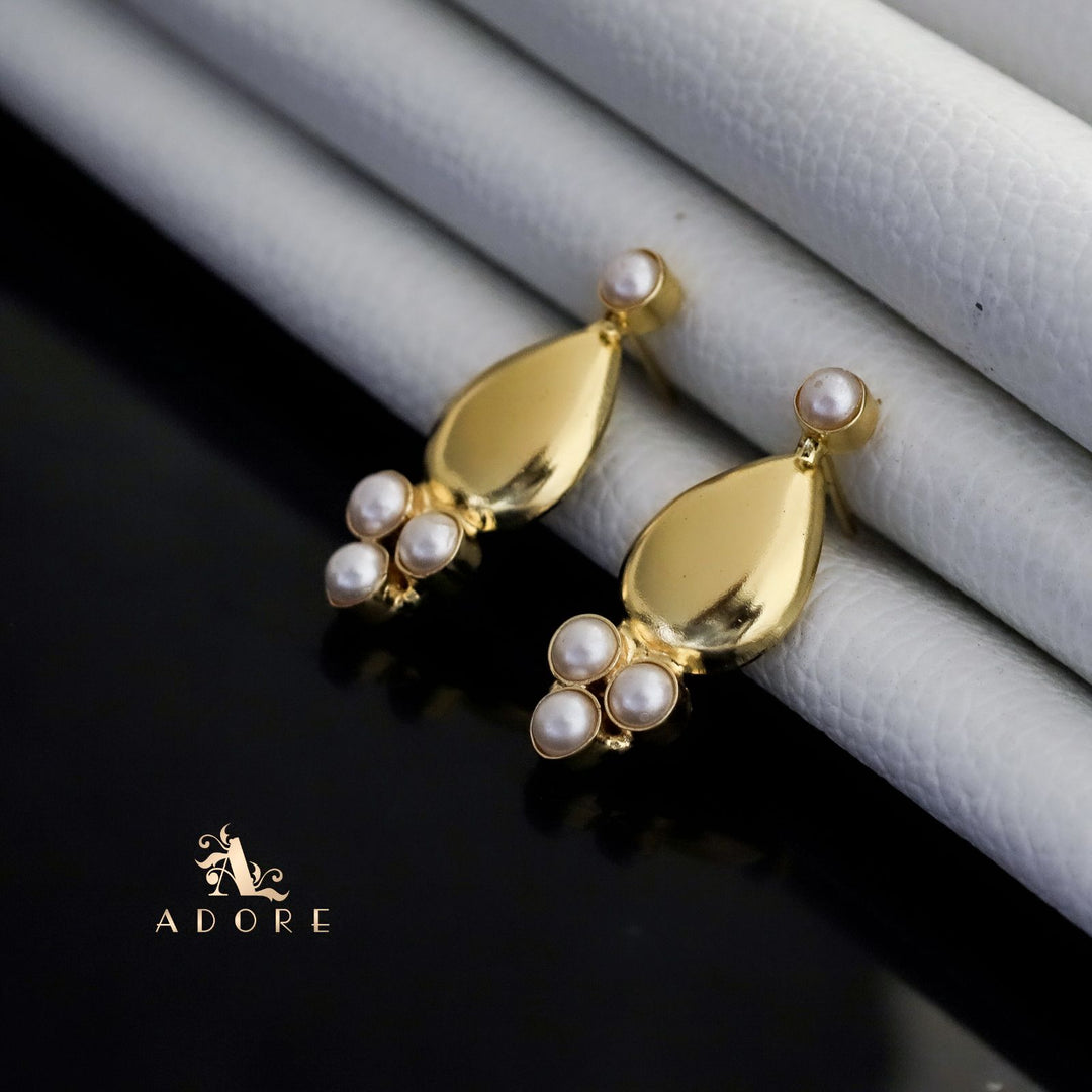 Tisha Pearl Golden Drop Earring