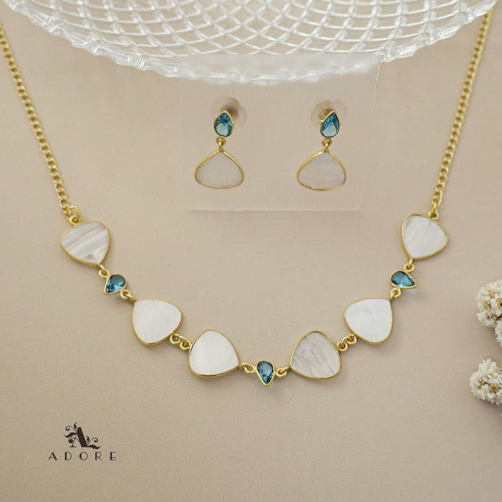 Taite MOP + Glossy Neckpiece With Earring