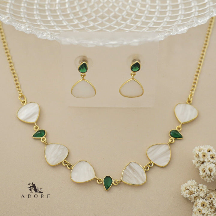 Taite MOP + Glossy Neckpiece With Earring