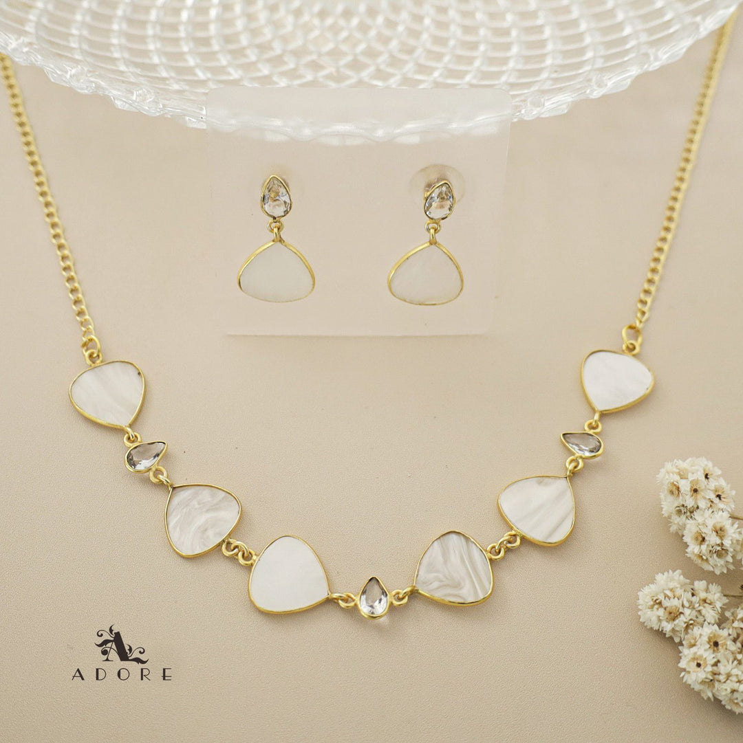 Taite MOP + Glossy Neckpiece With Earring