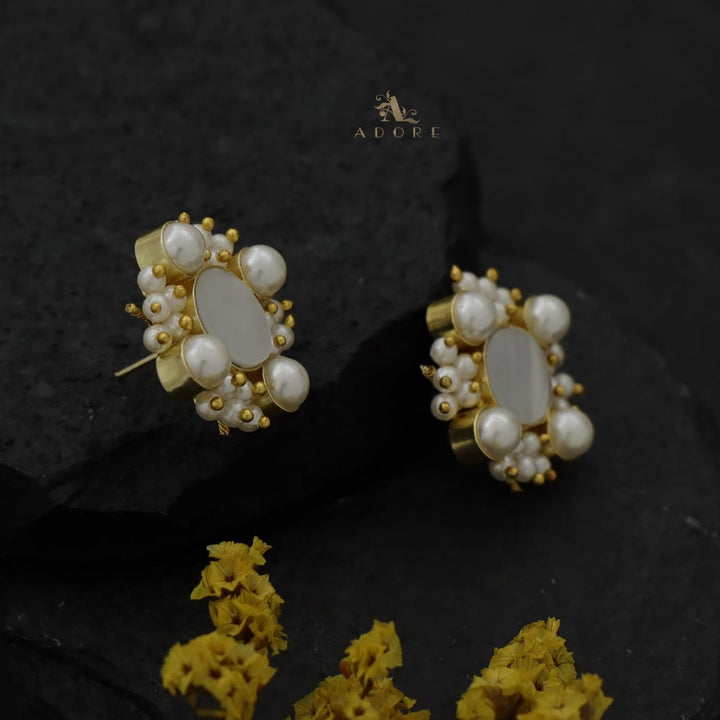 Nylah MOP Pearl Earring
