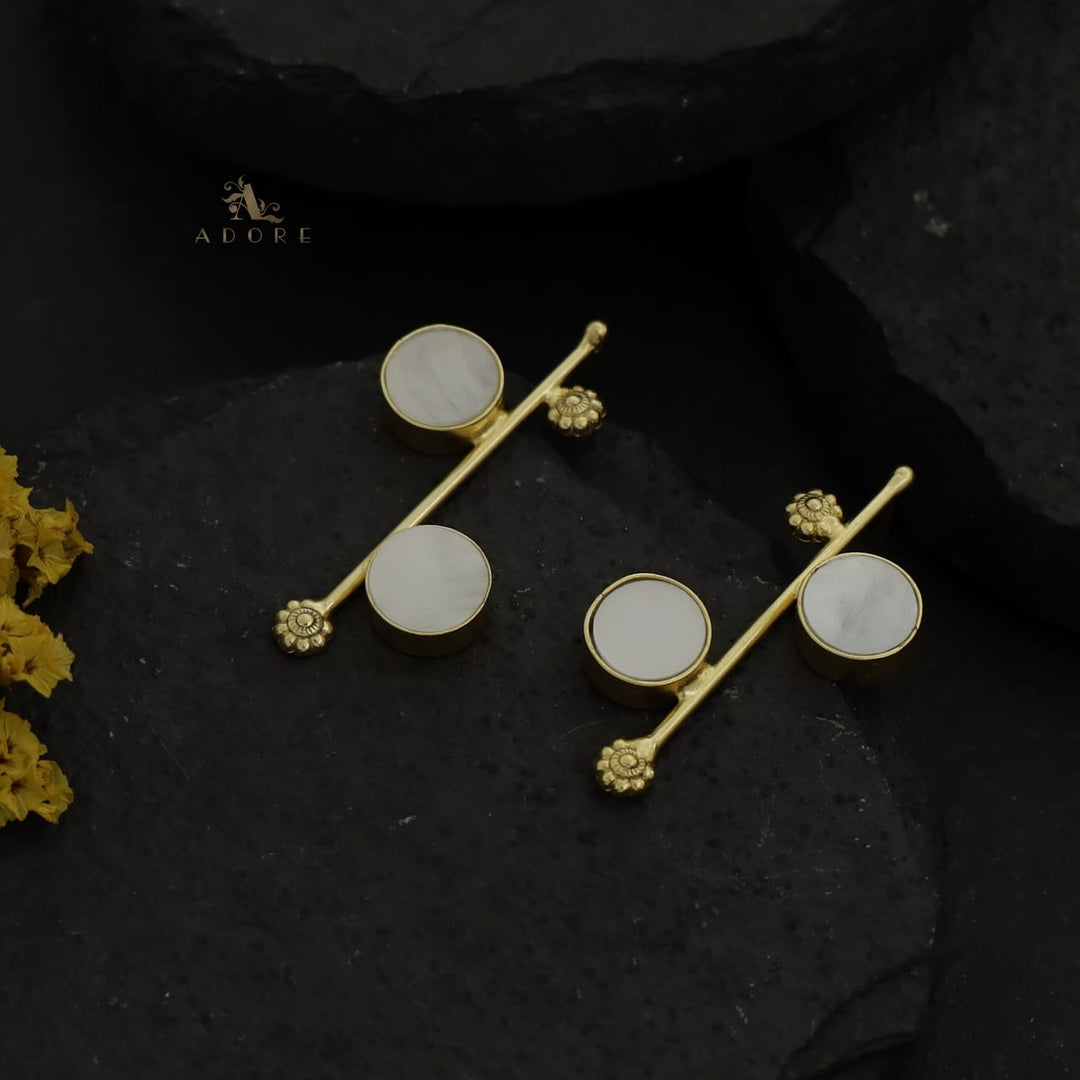 Sagitta Round MOP Earring