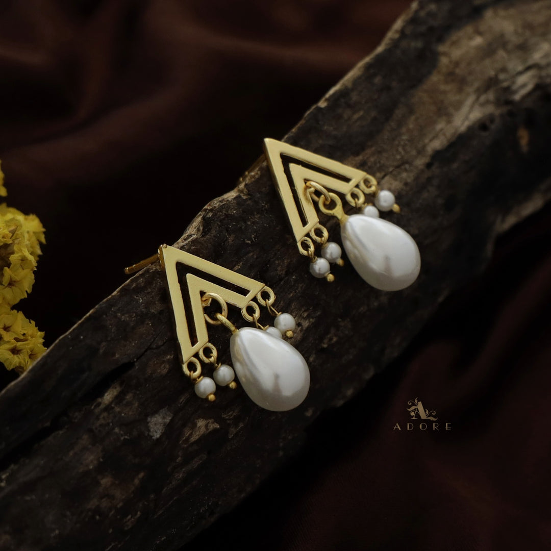 Golden Twin Layer Open Triangle Nawal Pearl Earring