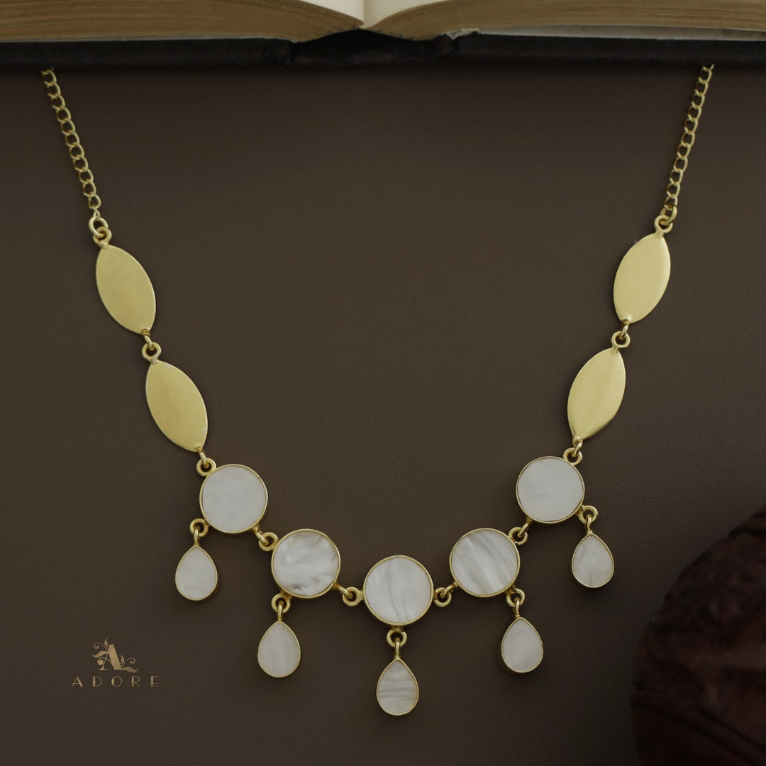 Golden Ellipse Round & Drop MOP Short Neckpiece