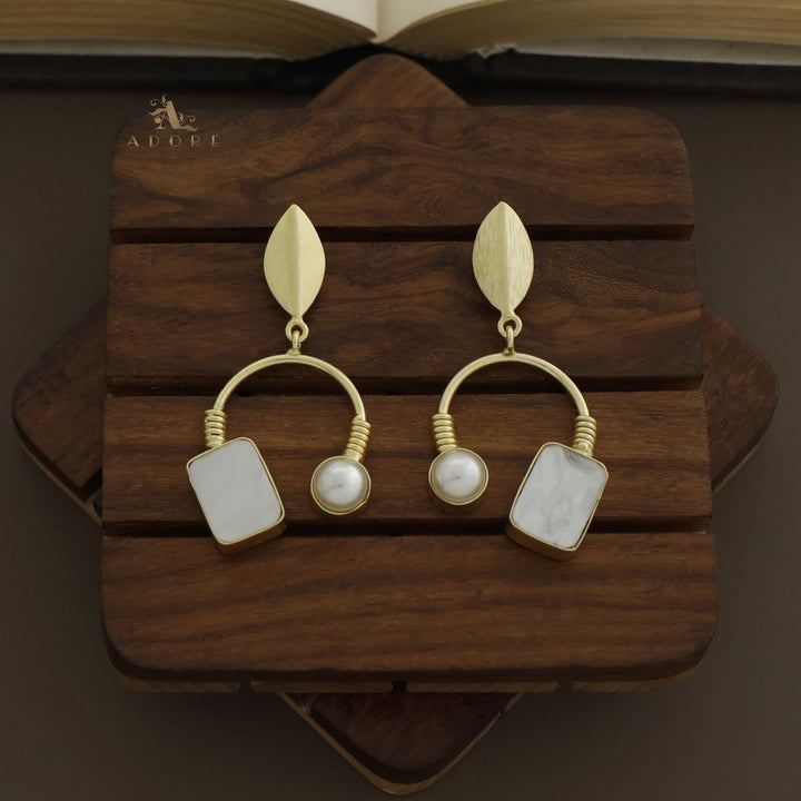 Abhira Fold Leaf Rectangle MOP + Pearl Earring