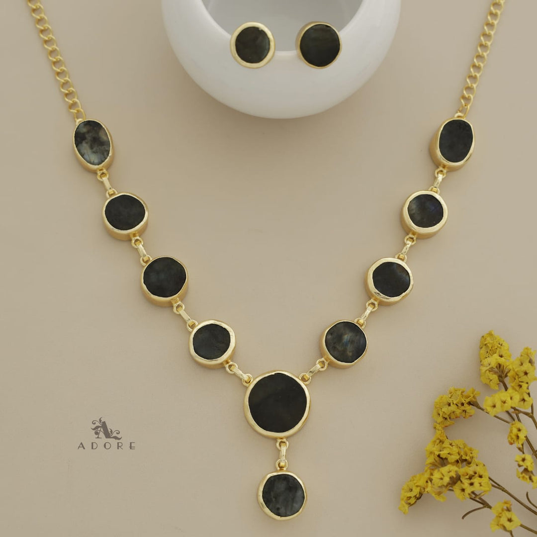 Marleigh Raw Stone Neckpiece With Stud