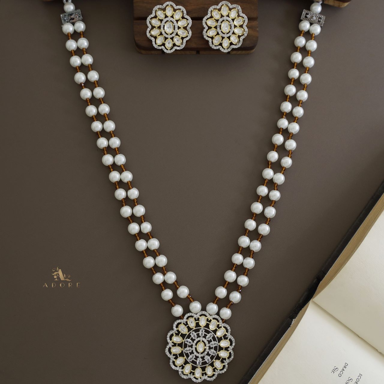 Hiranika Dual Tone Kundan Long Neckpiece With Earring