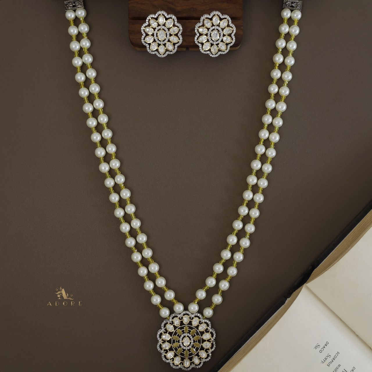 Hiranika Dual Tone Kundan Long Neckpiece With Earring