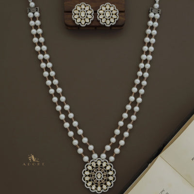Hiranika Dual Tone Kundan Long Neckpiece With Earring