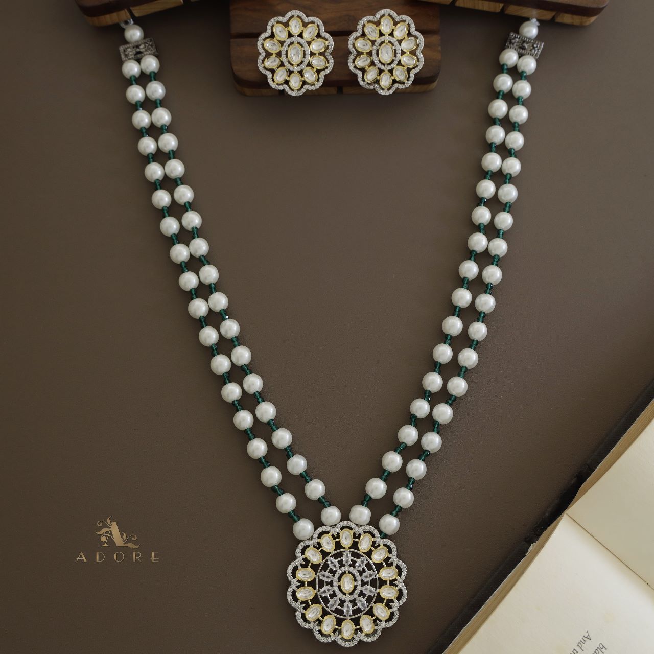 Hiranika Dual Tone Kundan Long Neckpiece With Earring