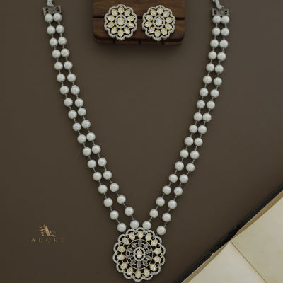 Hiranika Dual Tone Kundan Long Neckpiece With Earring