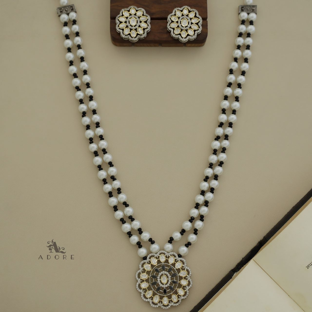 Hiranika Dual Tone Kundan Long Neckpiece With Earring