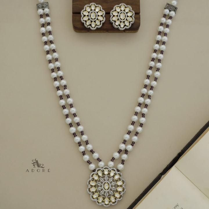 Hiranika Dual Tone Kundan Long Neckpiece With Earring