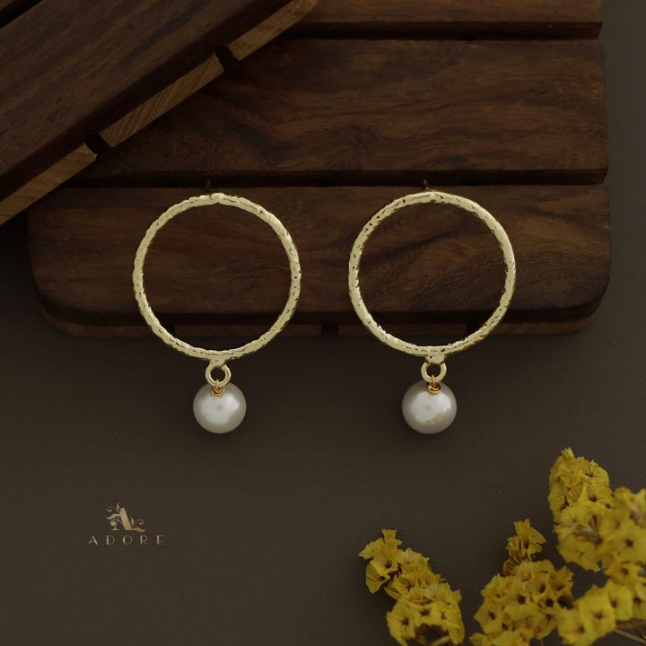 Textured Round Pearl Earring