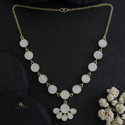 Round MOP Half Flower Neckpiece
