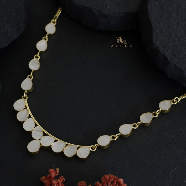 Poorva Drop MOP Short Neckpiece