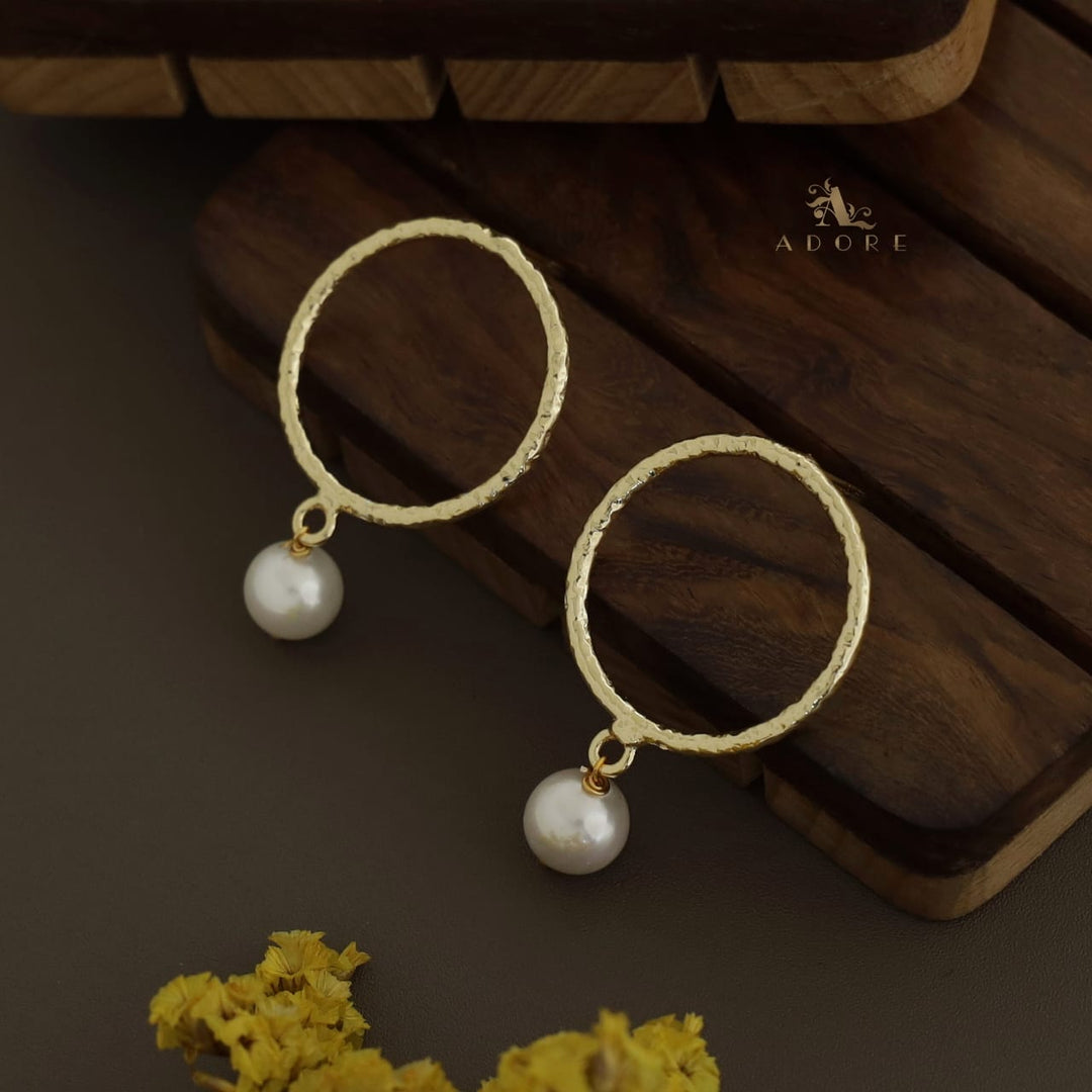 Textured Round Pearl Earring