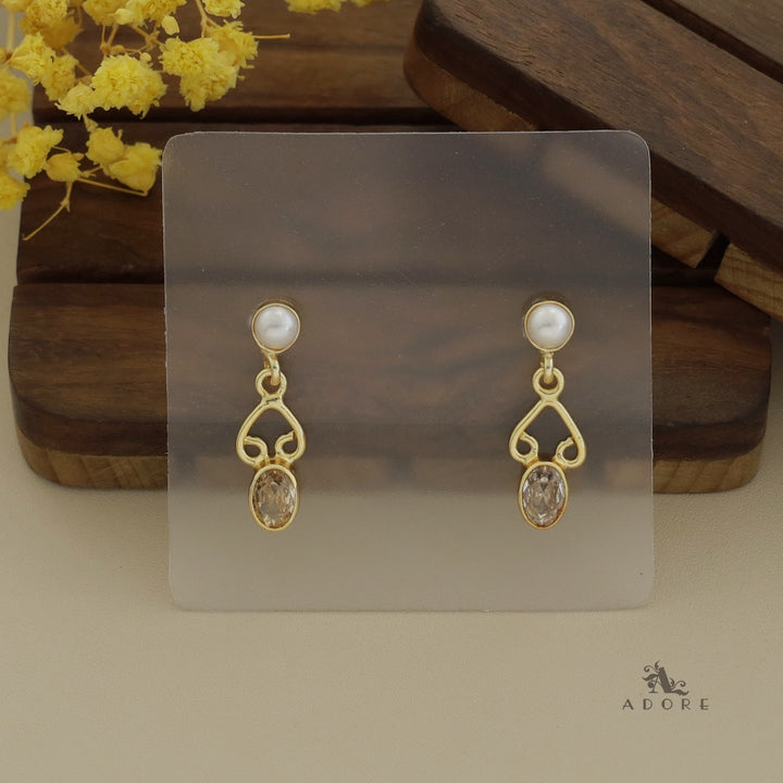 Xiti Glossy Oval Pearl Earring