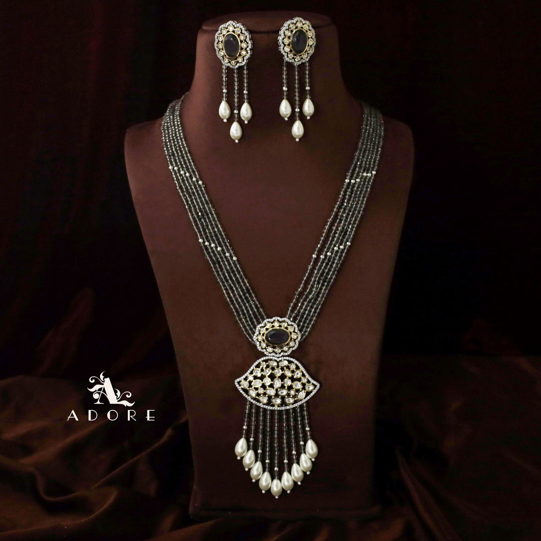 Saahana Long Neckpiece With Earring