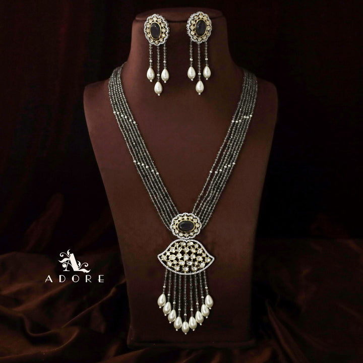 Saahana Long Neckpiece With Earring