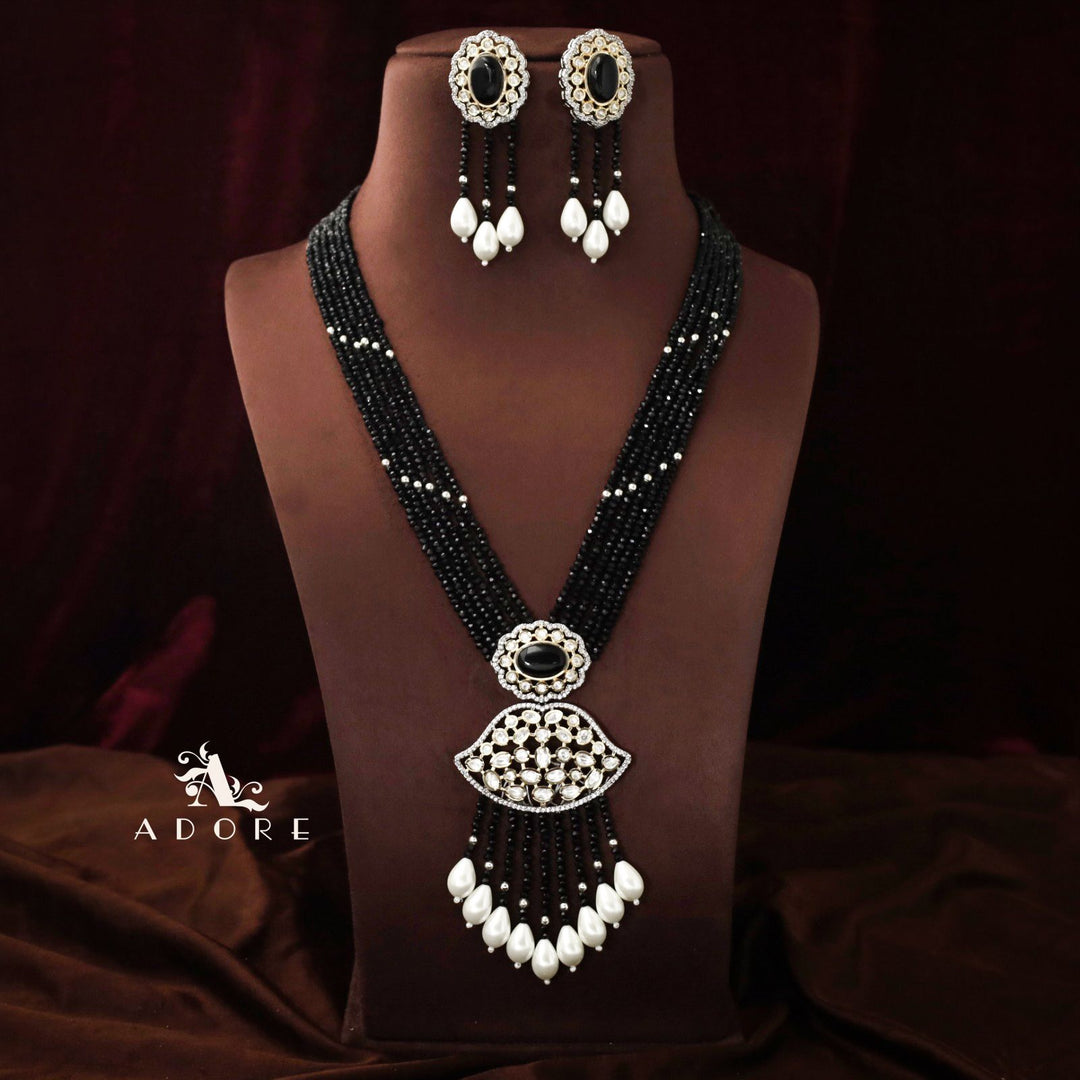Saahana Long Neckpiece With Earring