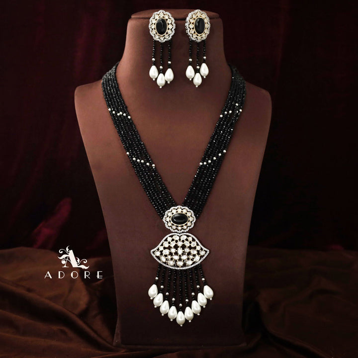 Saahana Long Neckpiece With Earring