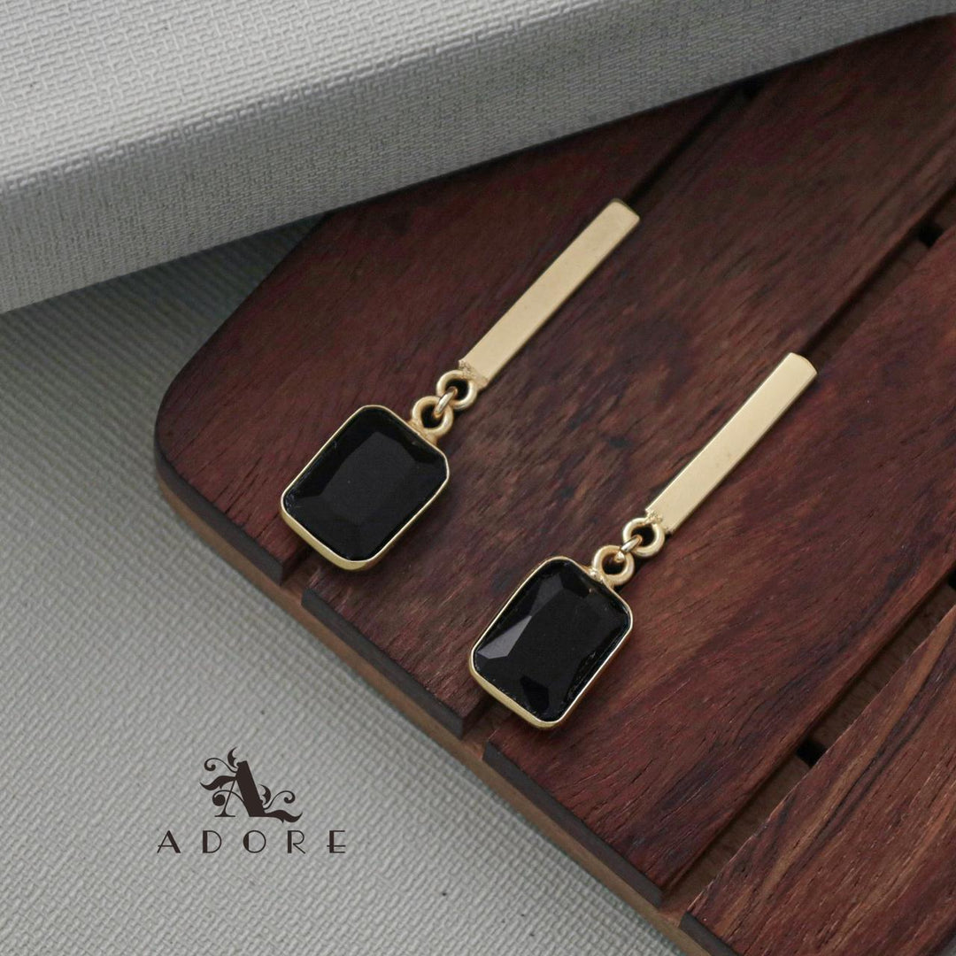 Thanviya Rectangle Glossy Earring