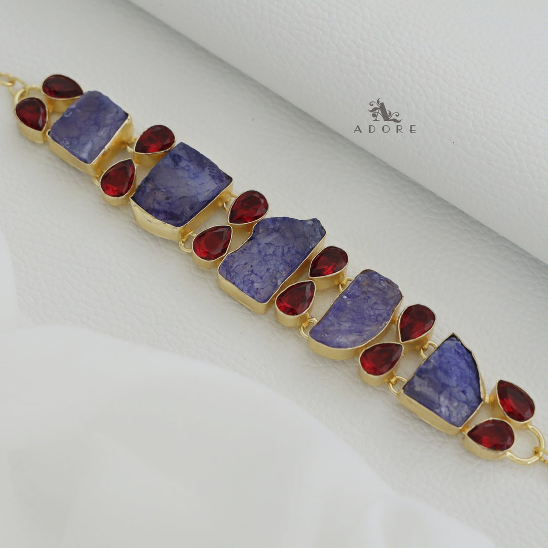 Clevera Choker