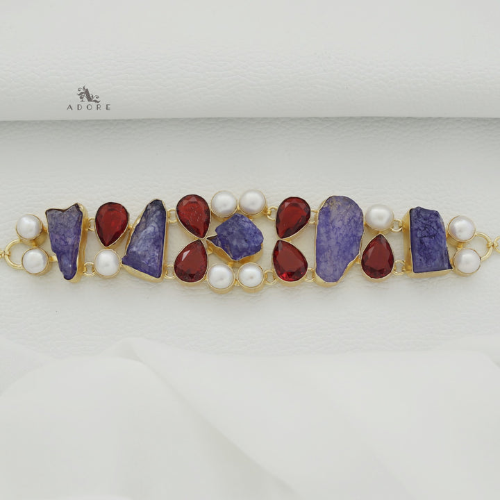 Tapni Pearl Choker