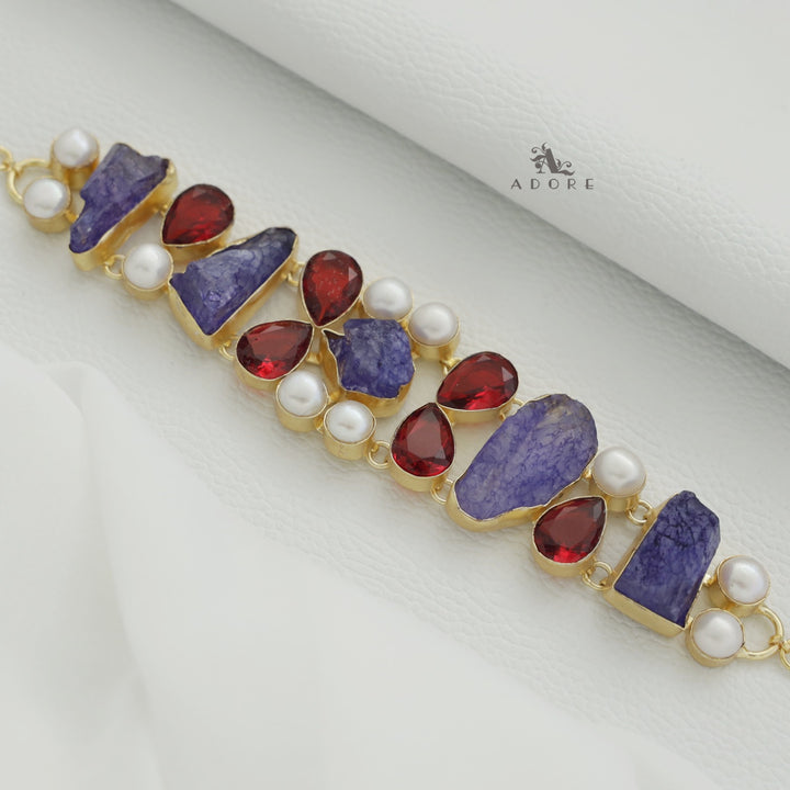 Tapni Pearl Choker