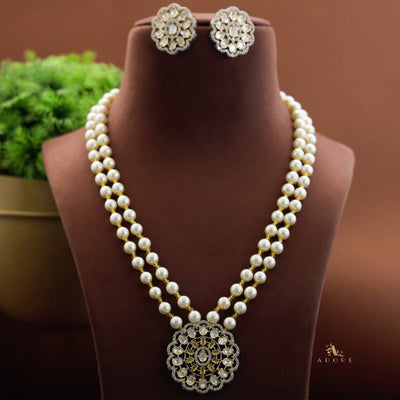 Hiranika Dual Tone Kundan Long Neckpiece With Earring