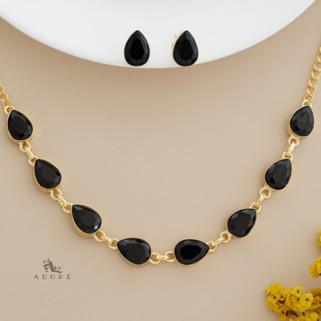 Sonia Drop Glossy Short Neckpiece With Stud