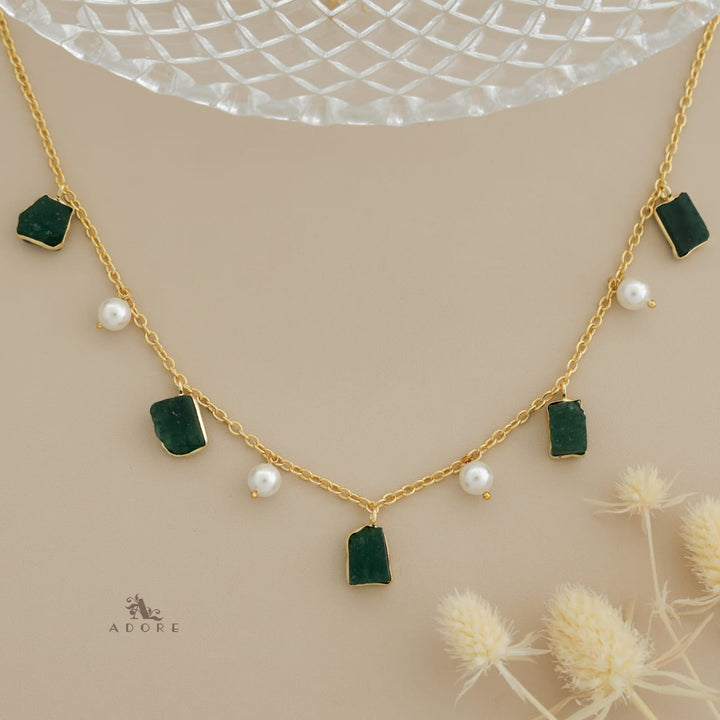 Mawar Raw Stone Pearl Neckpiece