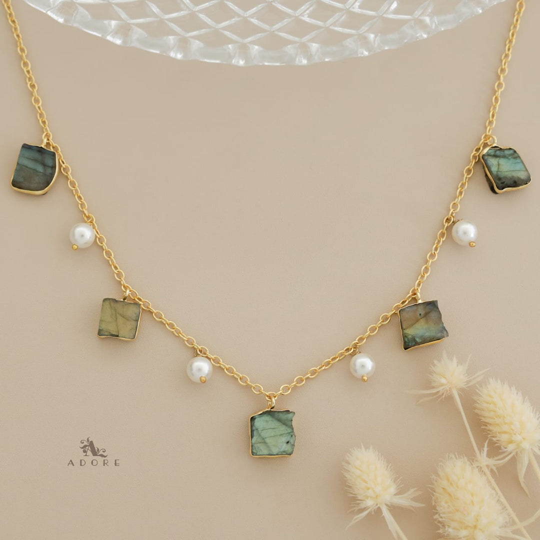 Mawar Raw Stone Pearl Neckpiece