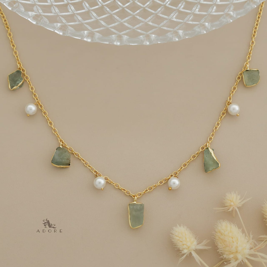 Mawar Raw Stone Pearl Neckpiece