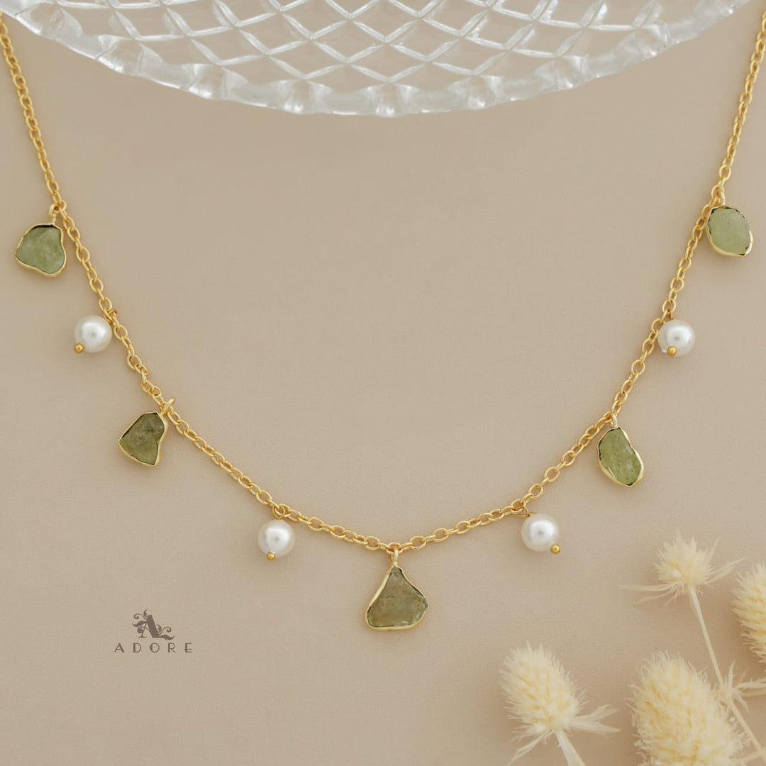 Mawar Raw Stone Pearl Neckpiece