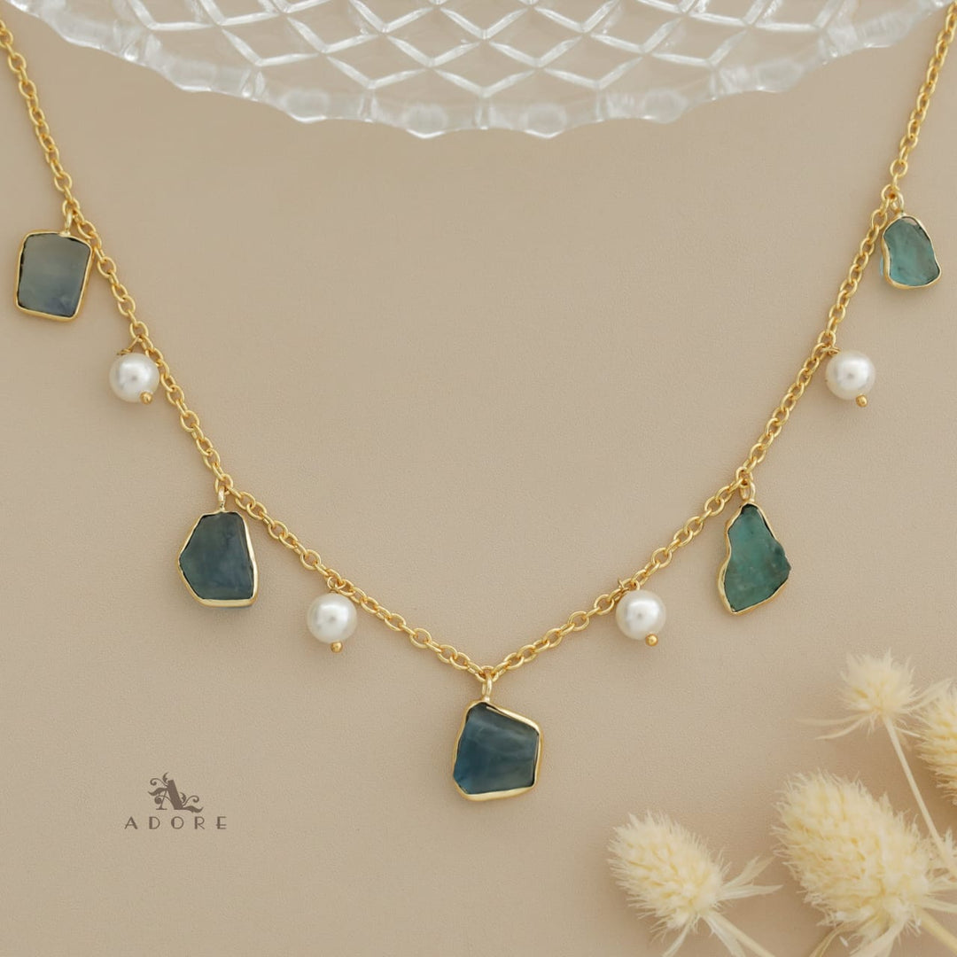 Mawar Raw Stone Pearl Neckpiece