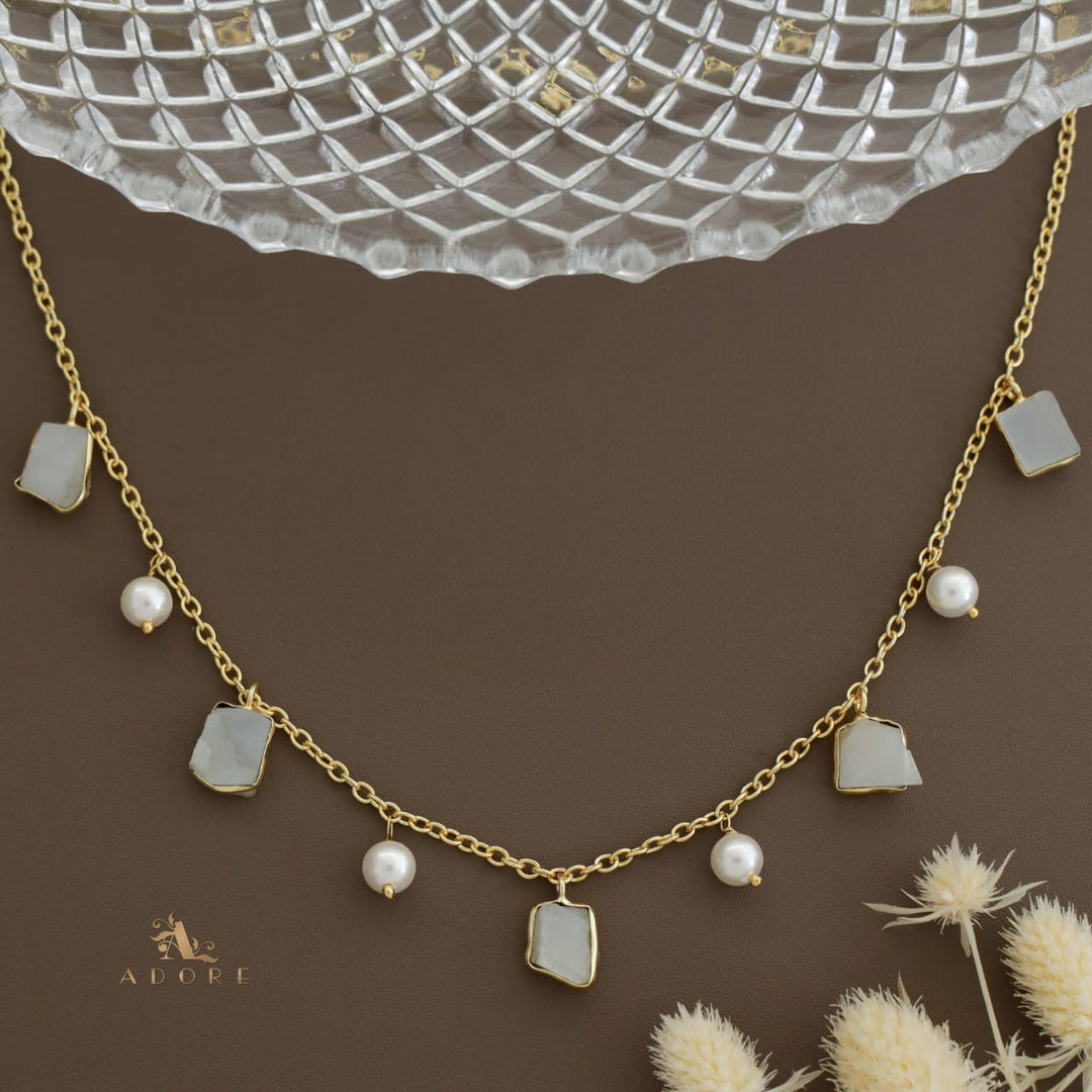 Mawar Raw Stone Pearl Neckpiece