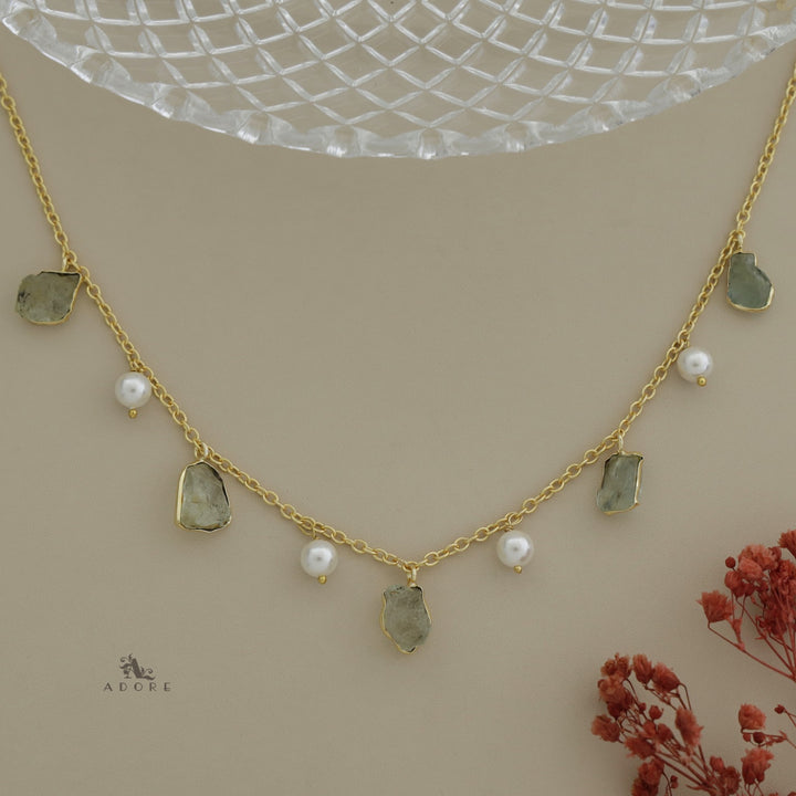 Mawar Raw Stone Pearl Neckpiece