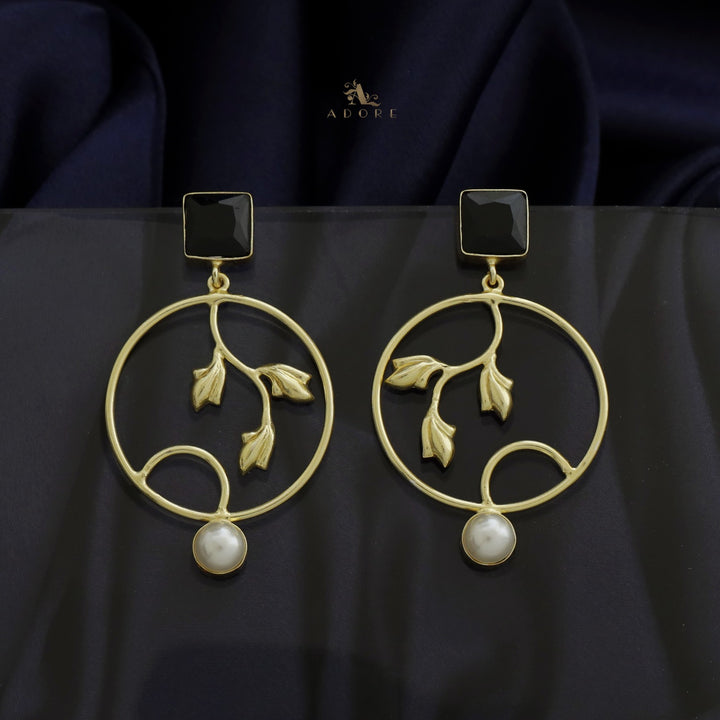 Leafy Circle Window Glossy Square Earring